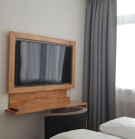 Hotel Hb 32 Metzingen Metzingen  Zewnętrze zdjęcie
