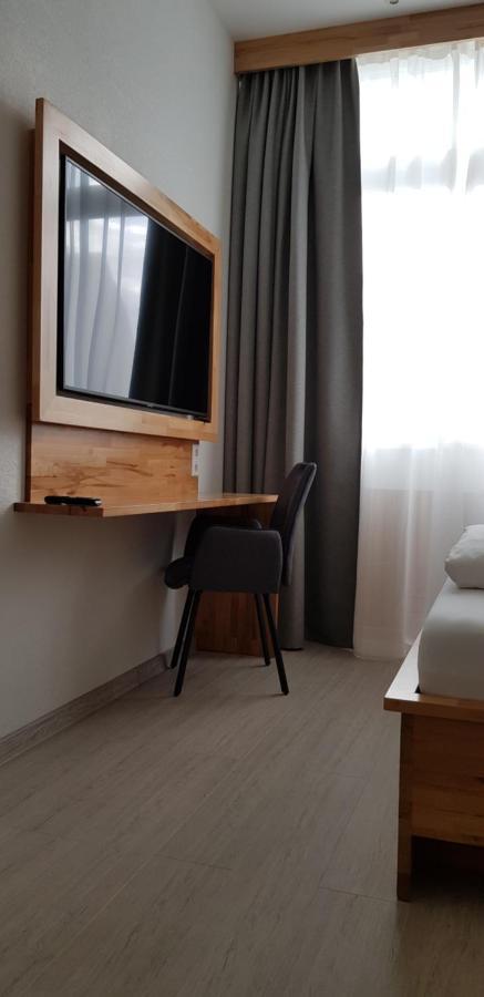 Hotel Hb 32 Metzingen Metzingen  Zewnętrze zdjęcie